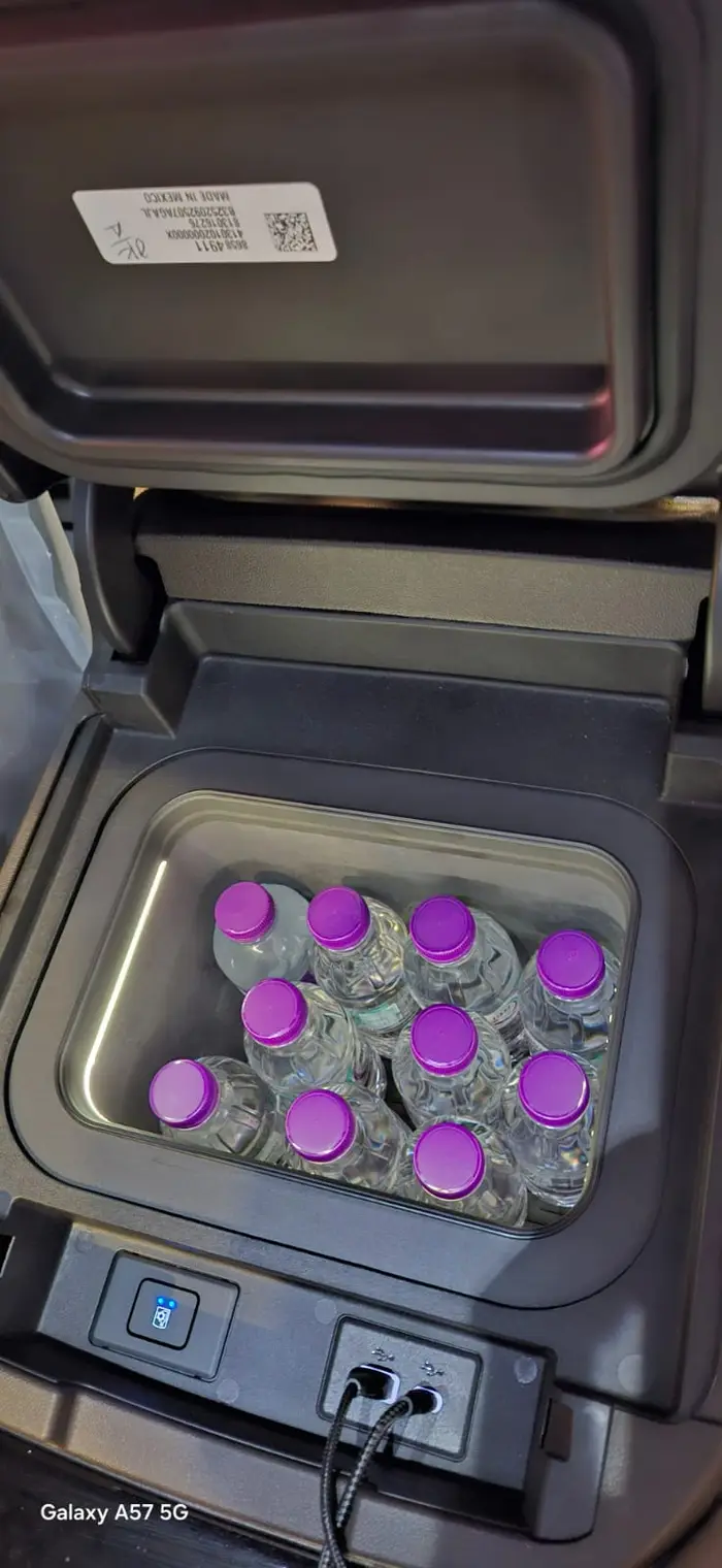 GMC Yukon Built-in Cooler – VIP Water Service Saudi Cabs GMC